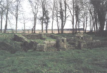 Ruines de la chapelle de Lesquelen