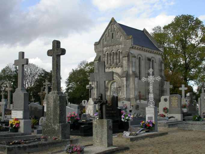 Chelun - Chapelle funéraire du cimetière