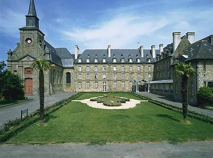 Dol-de-Bretagne - Chapelle de la maison de retraite